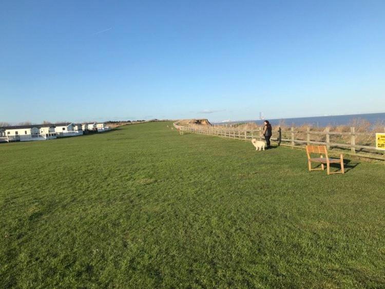 Отель The Winchester Luxury Pet Friendly Caravan On Broadland Sands Holiday Park Between Lowestoft And Great Yarmouth Corton  Экстерьер фото