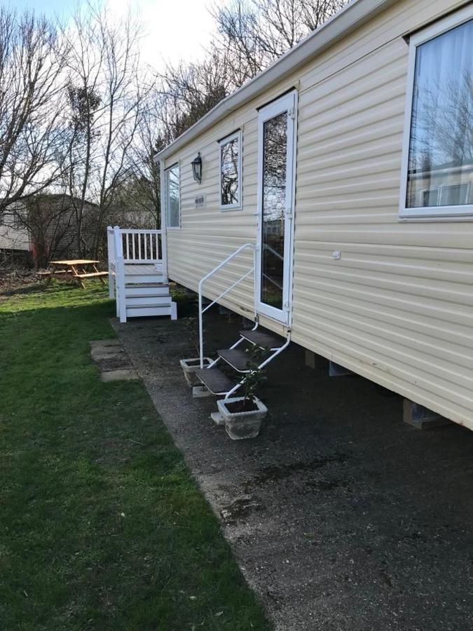 Отель The Winchester Luxury Pet Friendly Caravan On Broadland Sands Holiday Park Between Lowestoft And Great Yarmouth Corton  Экстерьер фото